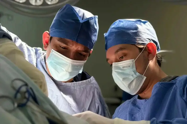 Dra. María González - Traumatóloga Especialista en Columna Guadalajara